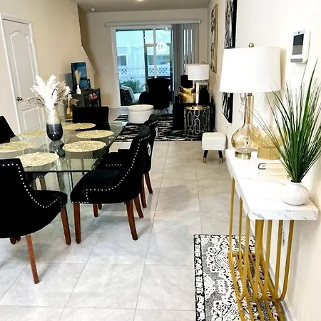 Orange Park Townhome Vacation Rental With Patio!